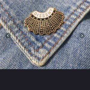 RBG Dissent pin 1” gold tone black white enamel